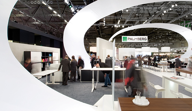 RAUMGREIFEND SINNLICH | PALMBERG<br />
ORGATEC_KÖLN