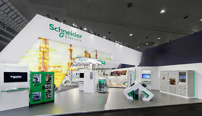 FUTURE GATES | SCHNEIDER ELECTRICS<br />
HMI HANNOVER und INTERSOLAR<br
/>
MÜNCHEN