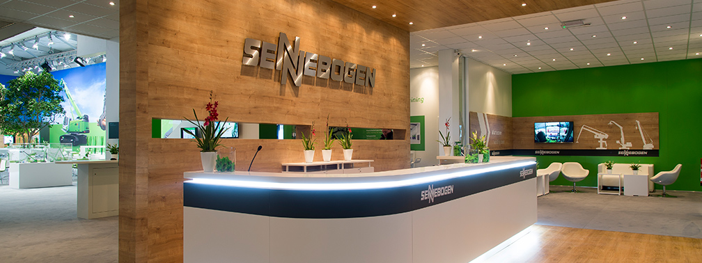 SCHWERES GERÄT.LEICHTER ZUGANG.  | SENNEBOGEN<br />
BAUMA<br
/>
MÜNCHEN