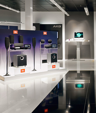 WIEDERERKENNUNGSWERTIGKEIT  | HARMAN CONSUMER GROUP<br />
HARMAN STORE 